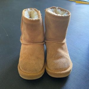 Toddler ugg boots size 10